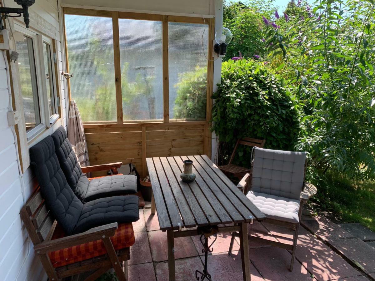 Private House Parking Garden Sea Nature Malmo Luaran gambar